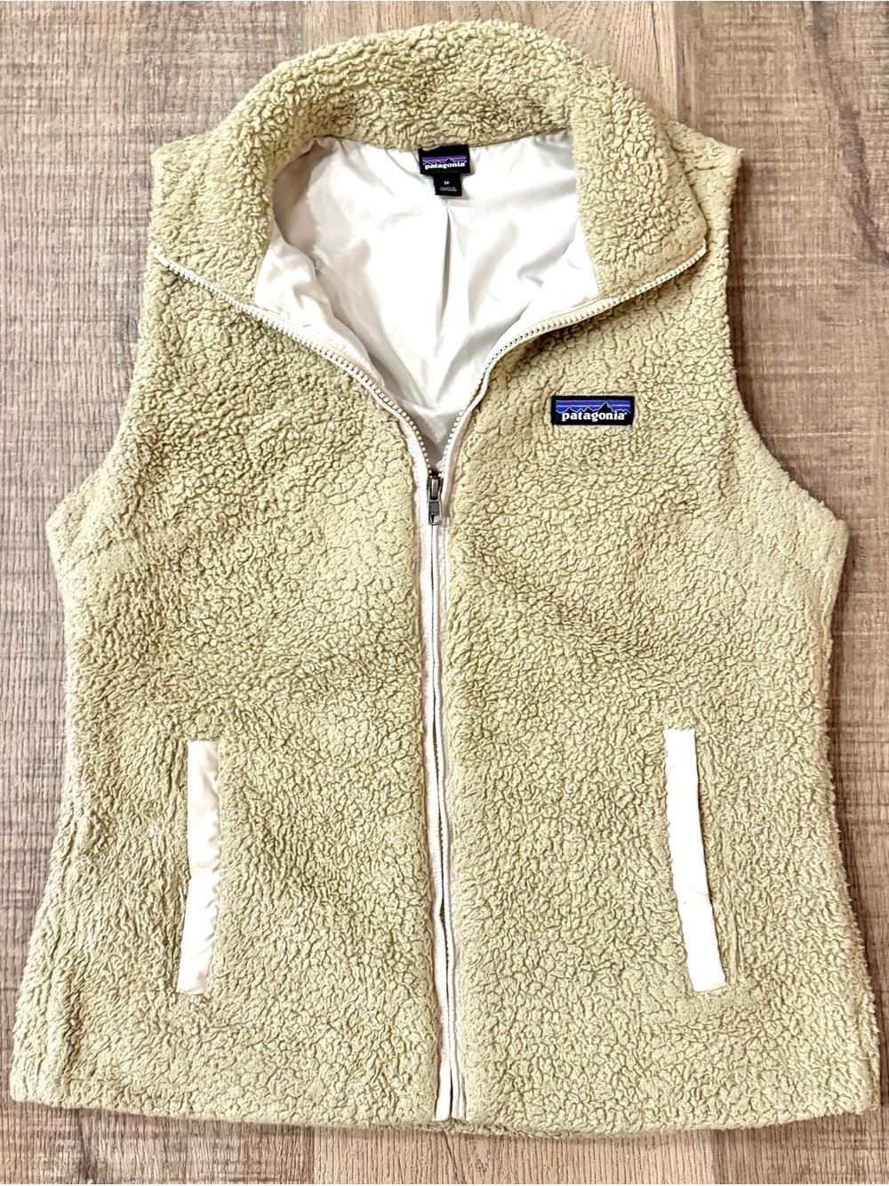 Patagonia Cream Sherpa Fleece Zip Vest Women’s Medium Cozy Outdoor